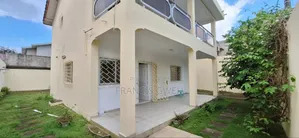 3chbre Duplex dans Francis Gweh, Cocody à Louer