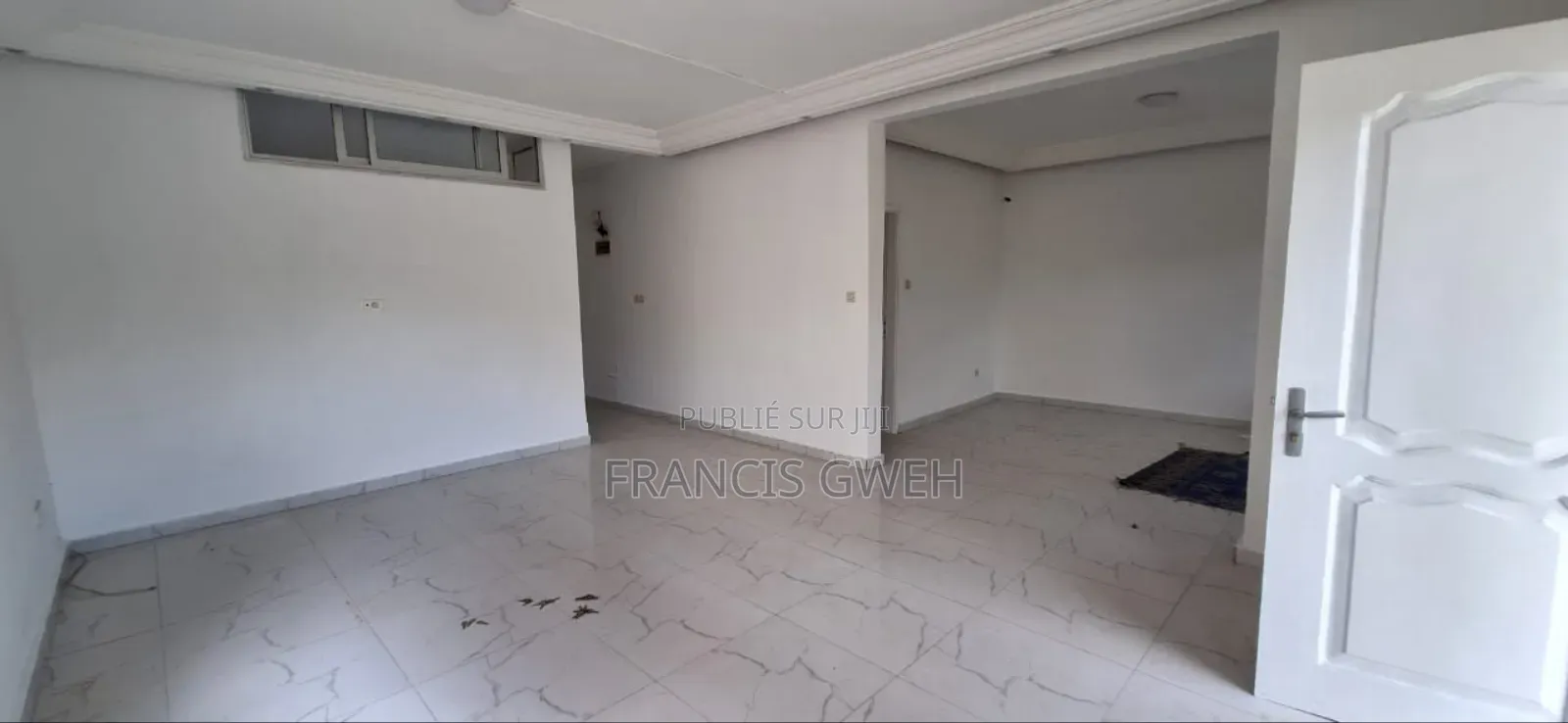 3chbre Duplex dans Francis Gweh, Cocody à Louer