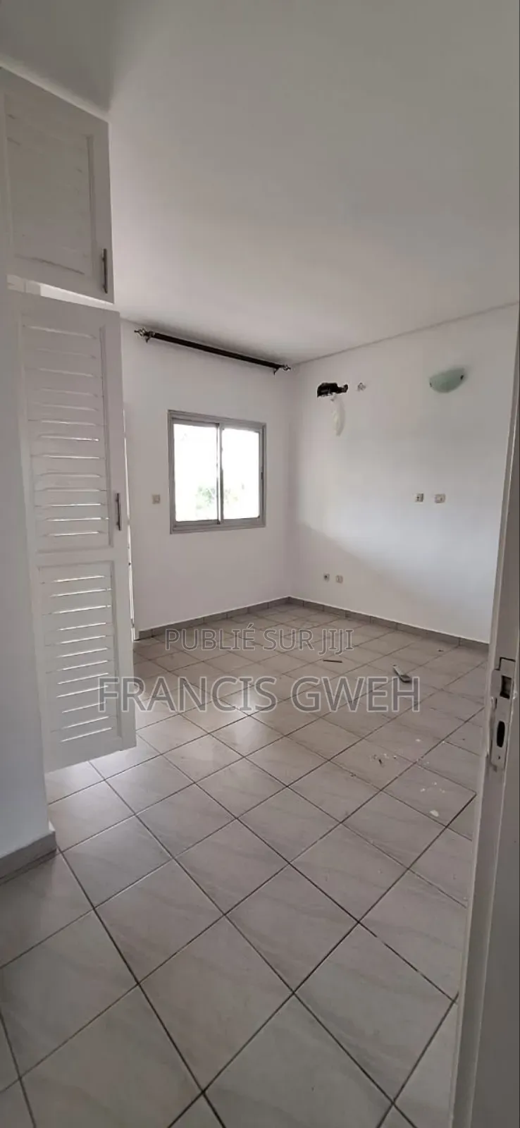 3chbre Duplex dans Francis Gweh, Cocody à Louer