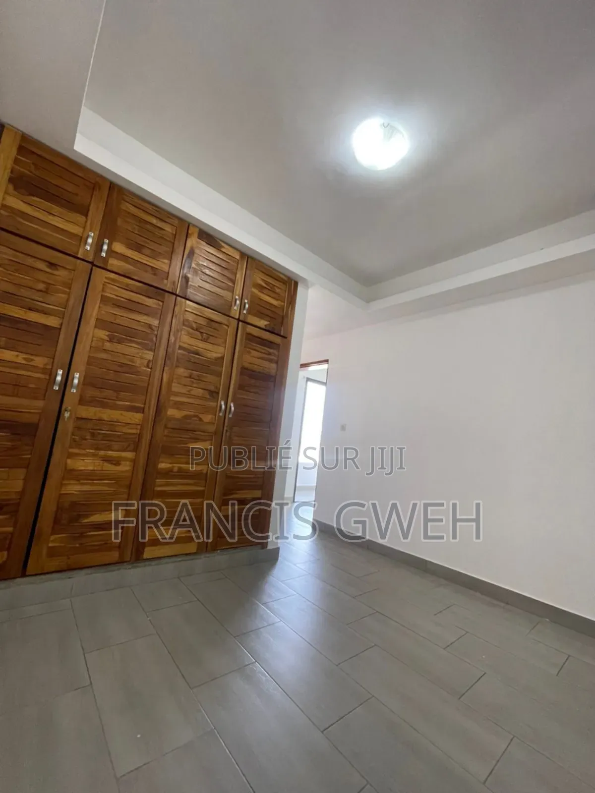 2chbre Appartement dans Francis Gweh, Cocody à Louer