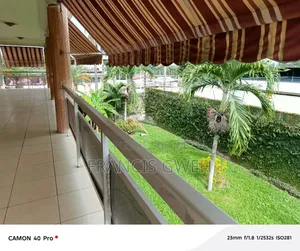 8chbre Duplex dans Francis Gweh, Cocody à Louer