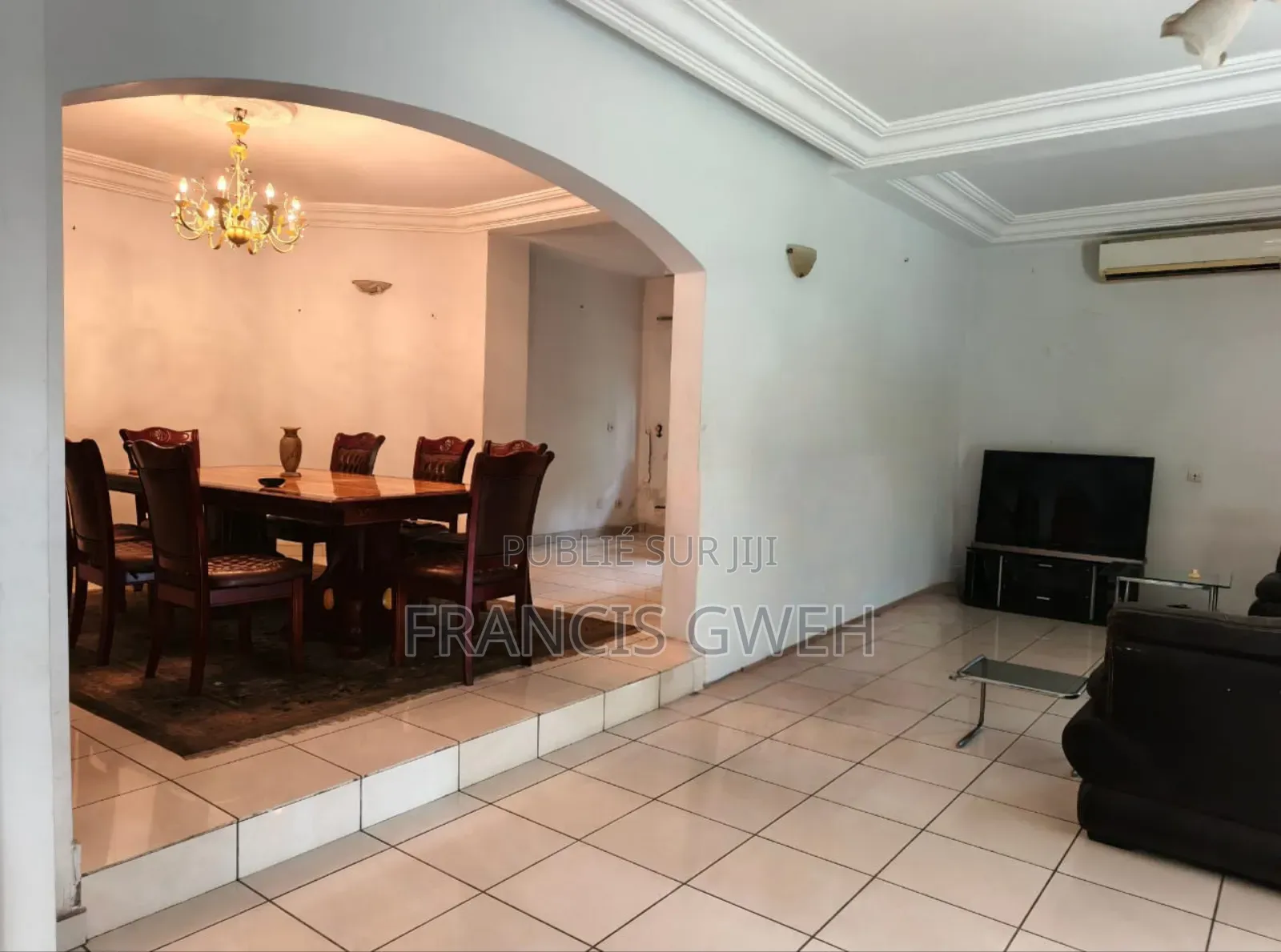 8chbre Duplex dans Francis Gweh, Cocody à Louer