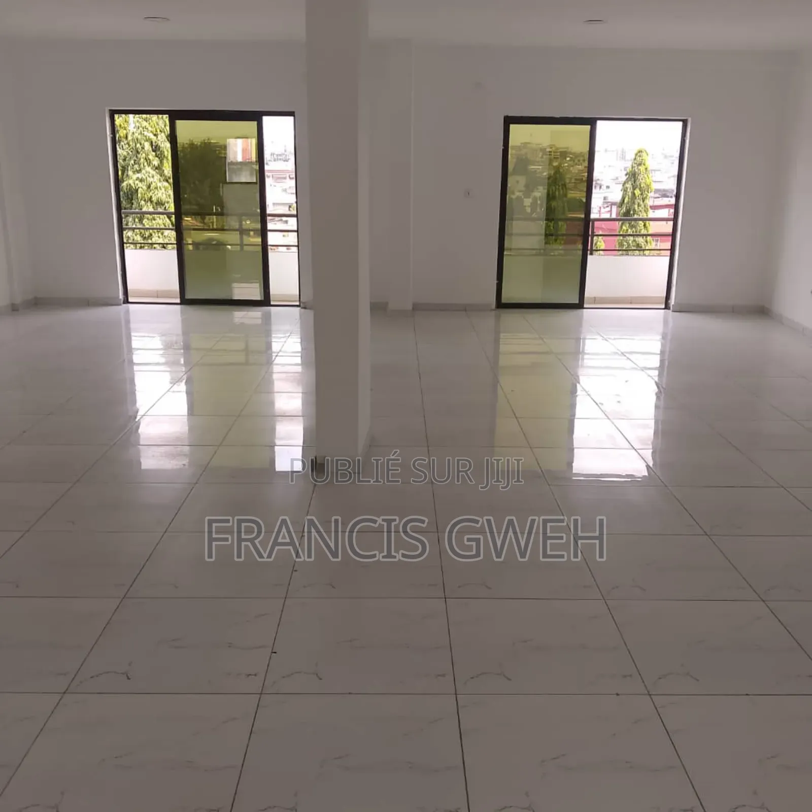 1chbre Appartement dans Francis, Cocody à Louer