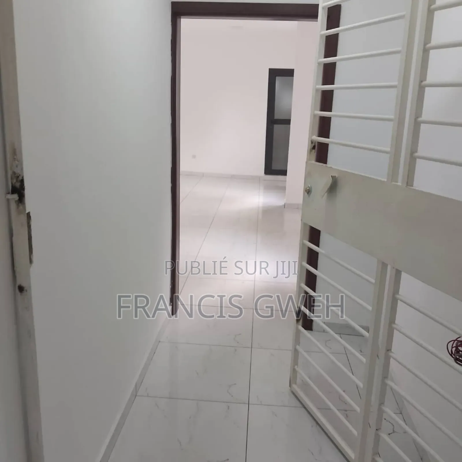 1chbre Appartement dans Francis, Cocody à Louer