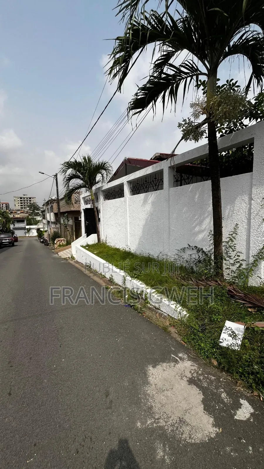 3chbre Villa dans Francis Gweh, Cocody à Louer
