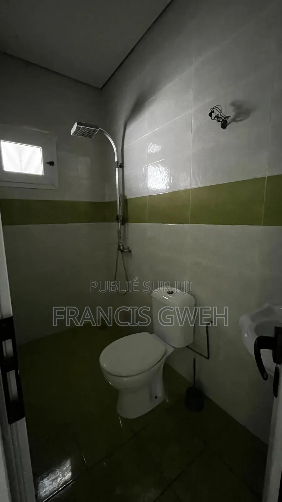 3chbre Villa dans Francis Gweh, Cocody à Louer