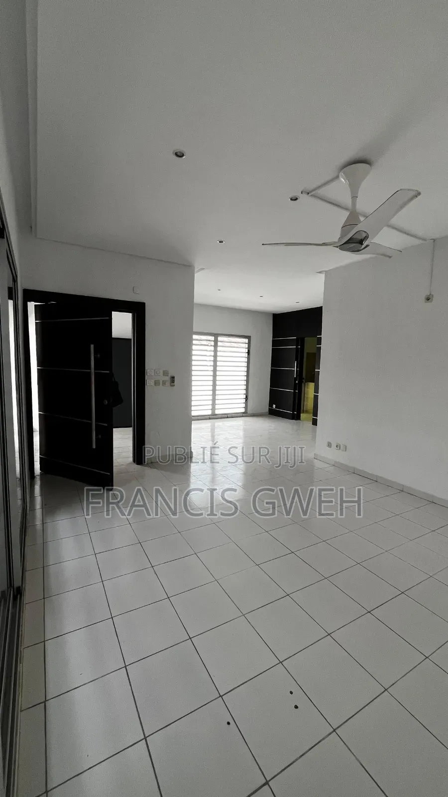 3chbre Villa dans Francis Gweh, Cocody à Louer