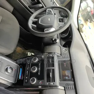 Land Rover Discovery 2019 Blanc