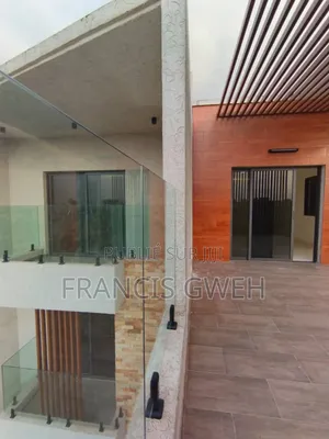 6chbre Villa dans Francis Gweh, Cocody à Vendre