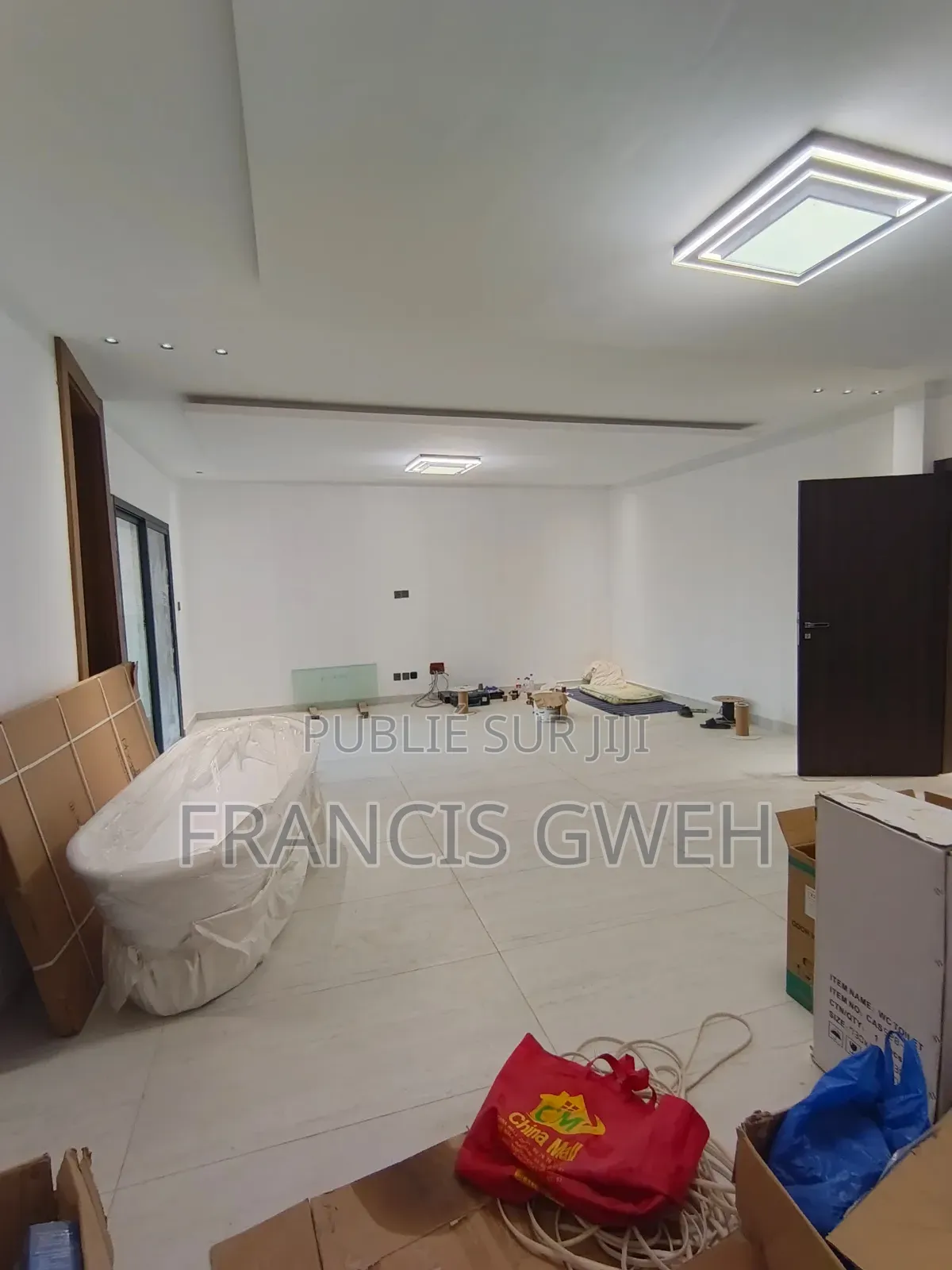 6chbre Villa dans Francis Gweh, Cocody à Vendre