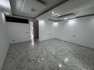 3chbre Duplex dans Francis Gweh, Cocody à Louer