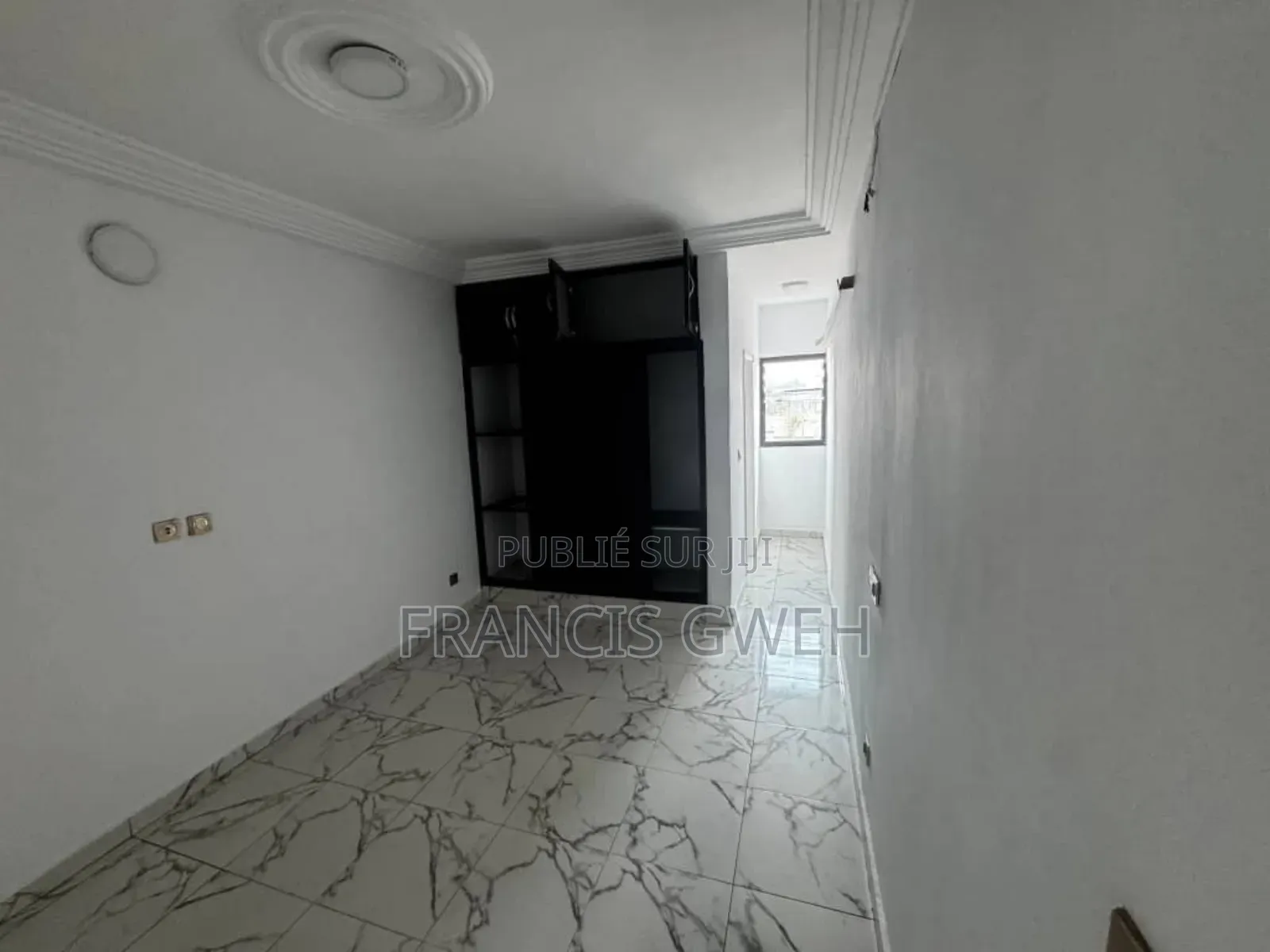 3chbre Duplex dans Francis Gweh, Cocody à Louer
