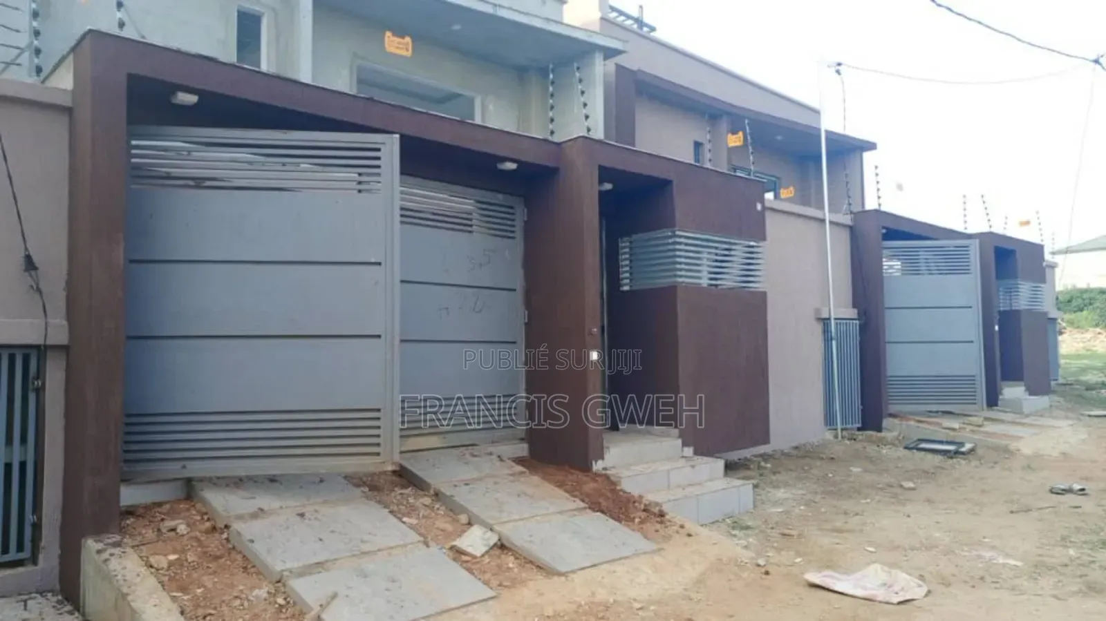 5chbre Duplex dans Francis Gweh, Cocody à Vendre