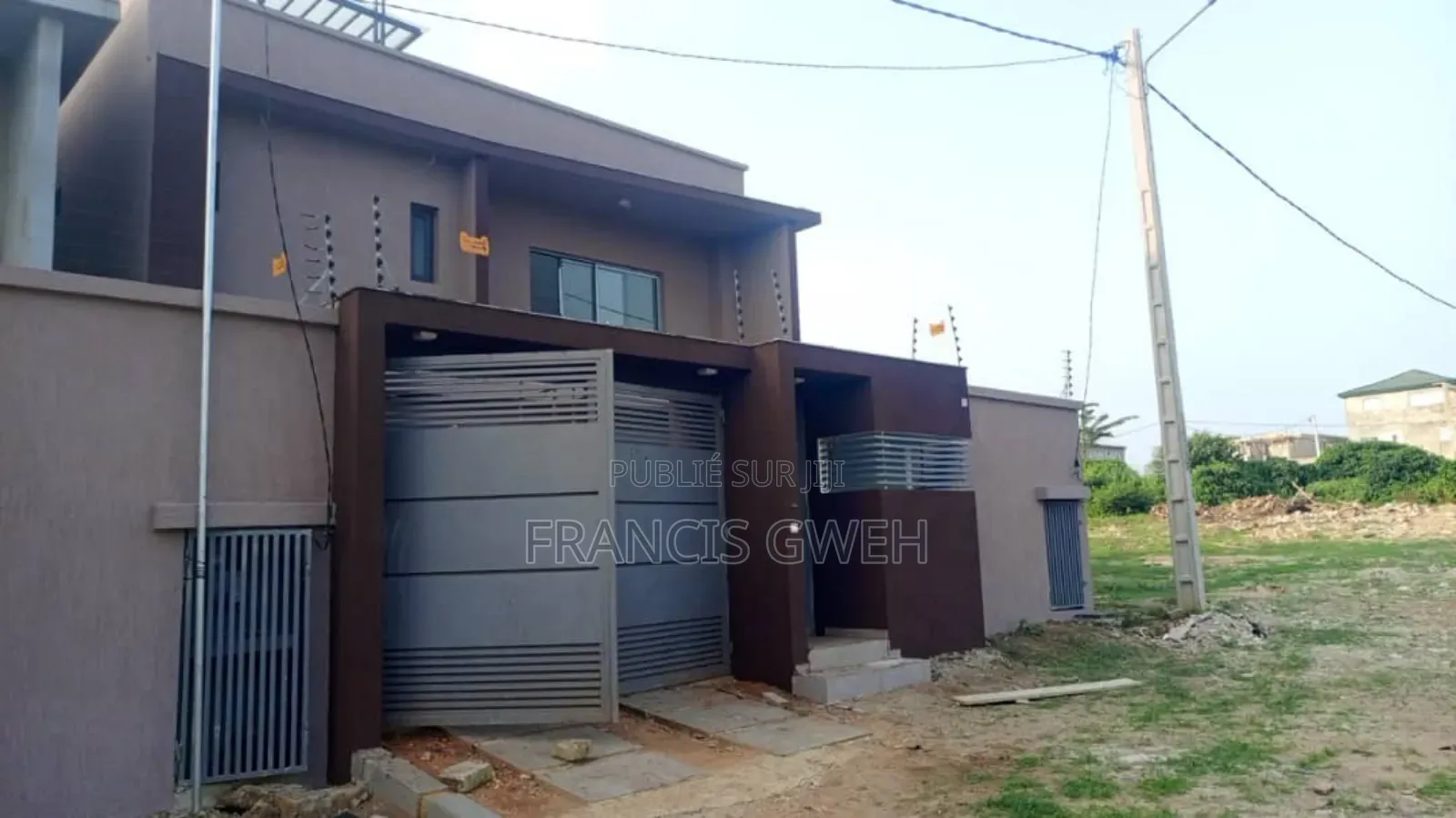 5chbre Duplex dans Francis Gweh, Cocody à Vendre