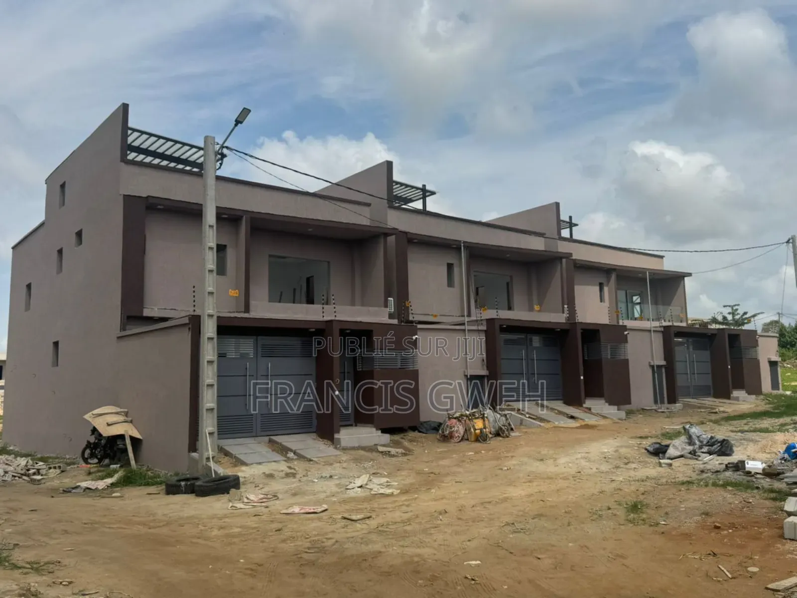 5chbre Duplex dans Francis Gweh, Cocody à Vendre