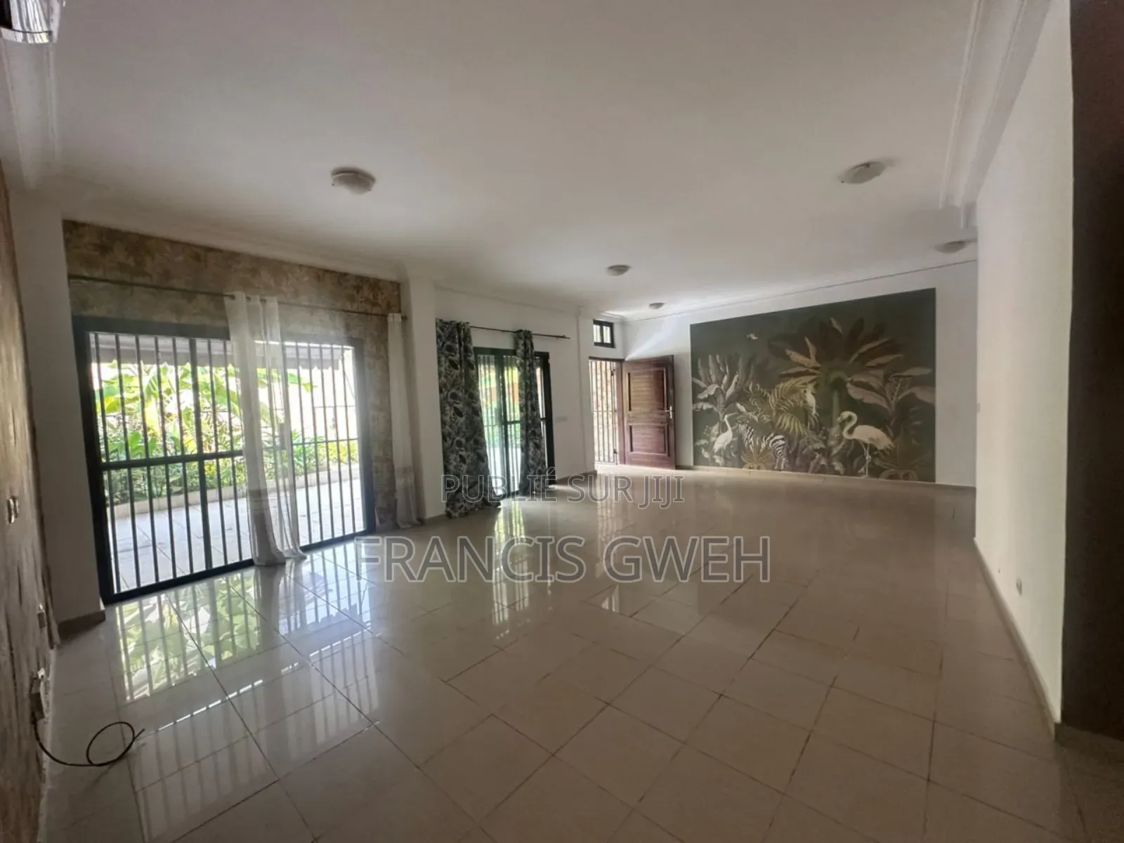 4chbre Duplex dans Francis Gweh, Cocody à Louer