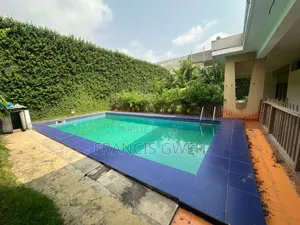 4chbre Villa dans Francis Gweh, Cocody à Louer