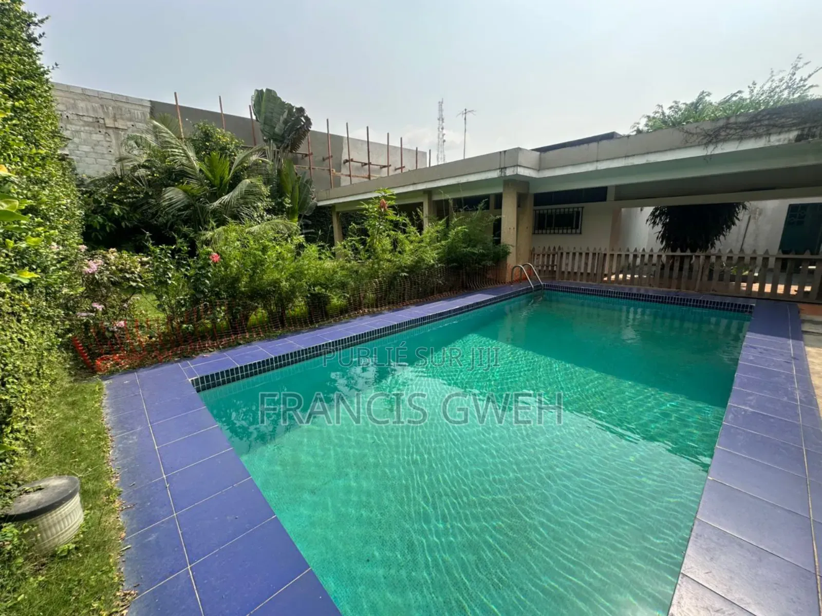 4chbre Villa dans Francis Gweh, Cocody à Louer