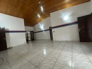 4chbre Villa dans Francis Gweh, Cocody à Louer