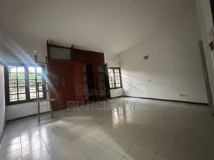 4chbre Villa dans Francis Gweh, Cocody à Louer