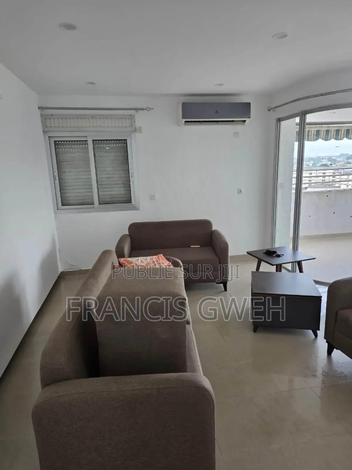 2chbre Appartement dans Francis Gweh, Cocody à Louer