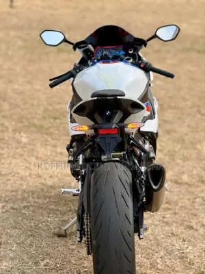 New BMW 125i 2024 Blanc