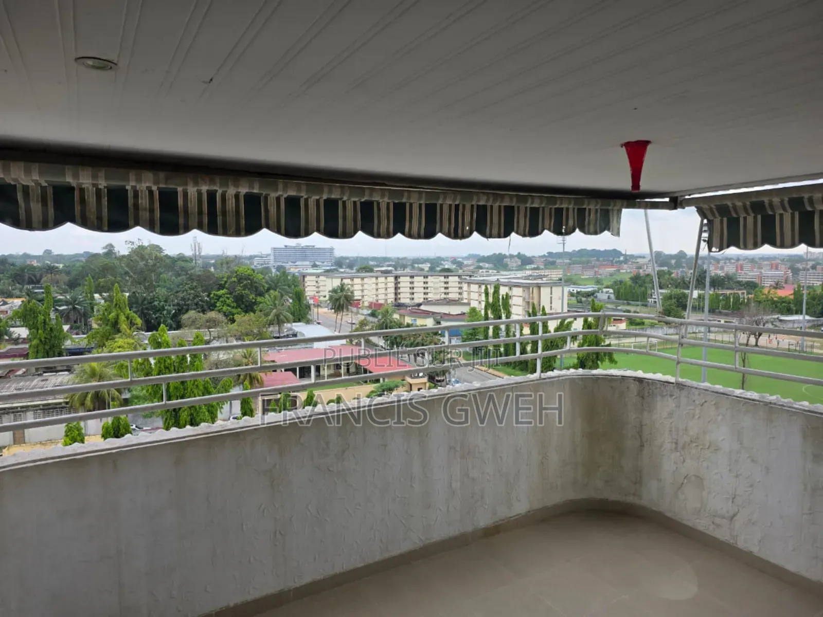 2chbre Appartement dans Francis Gweh, Cocody à Louer