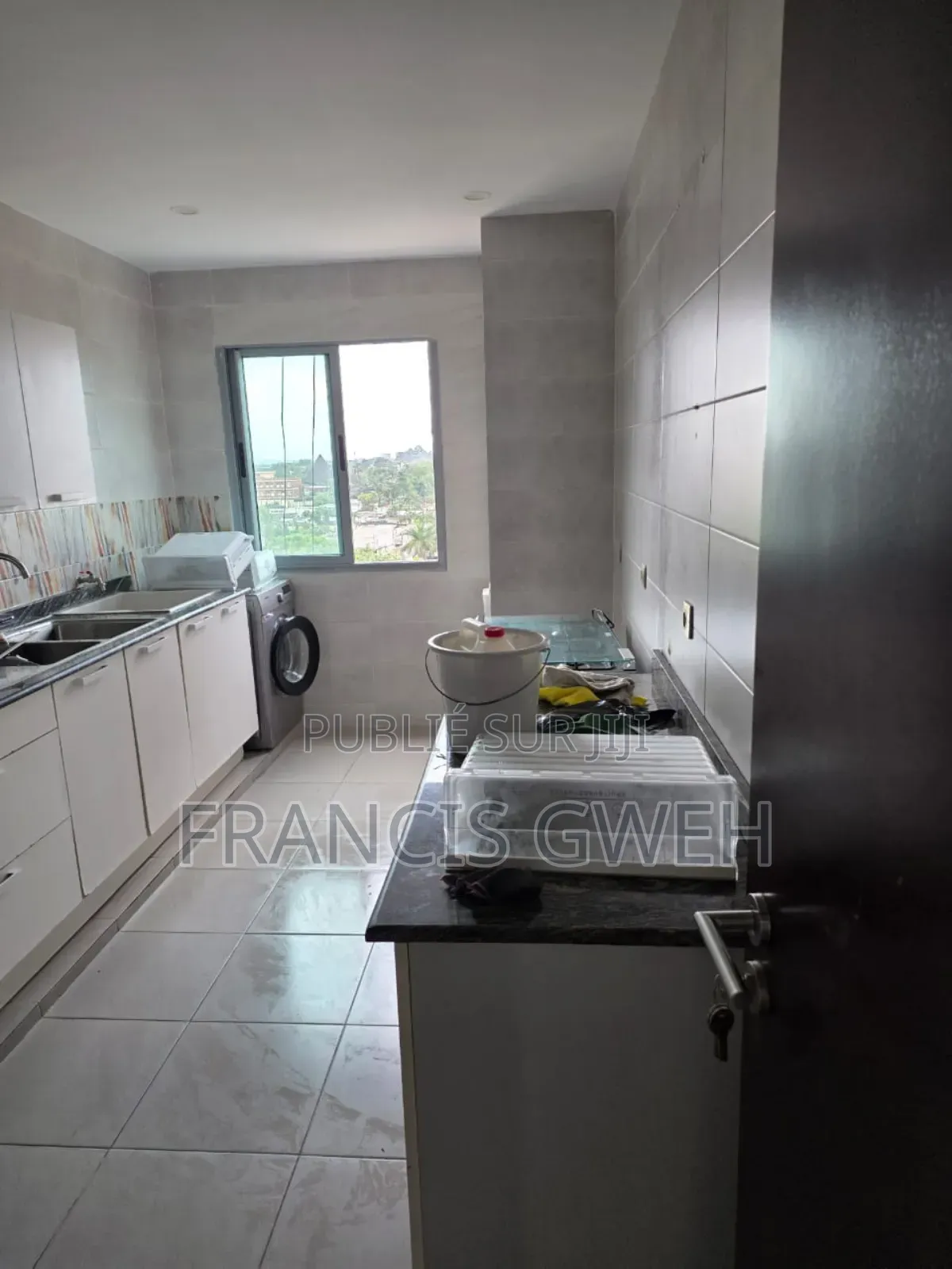 2chbre Appartement dans Francis Gweh, Cocody à Louer