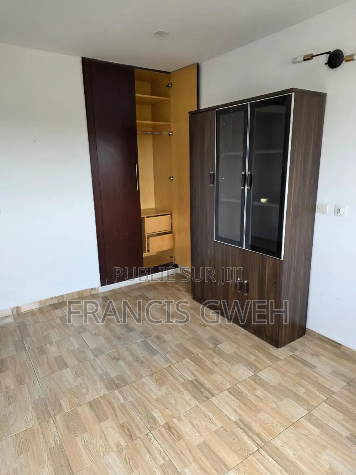 2chbre Appartement dans Francis Gweh, Cocody à Louer