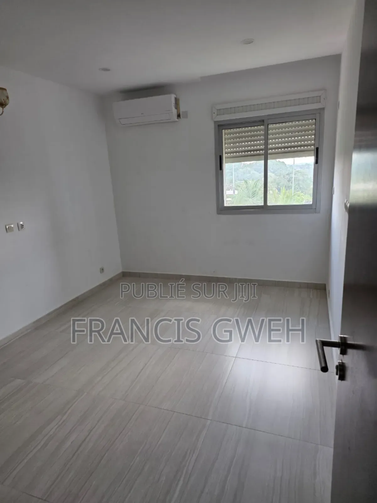 2chbre Appartement dans Francis Gweh, Cocody à Louer