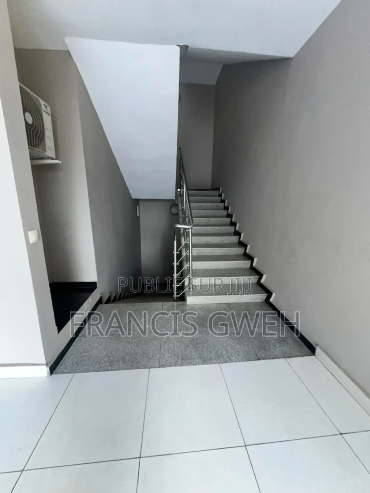 2chbre Appartement dans Francis Gweh, Cocody à Louer