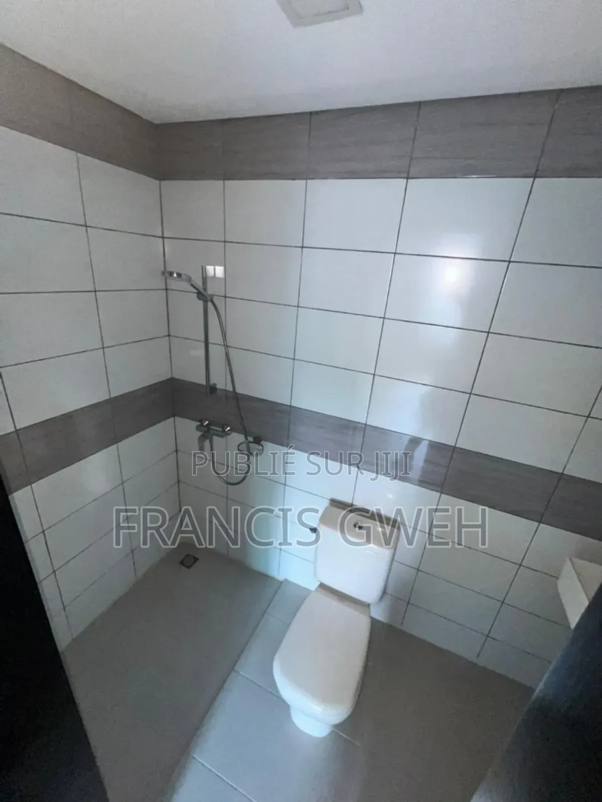 2chbre Appartement dans Francis Gweh, Cocody à Louer