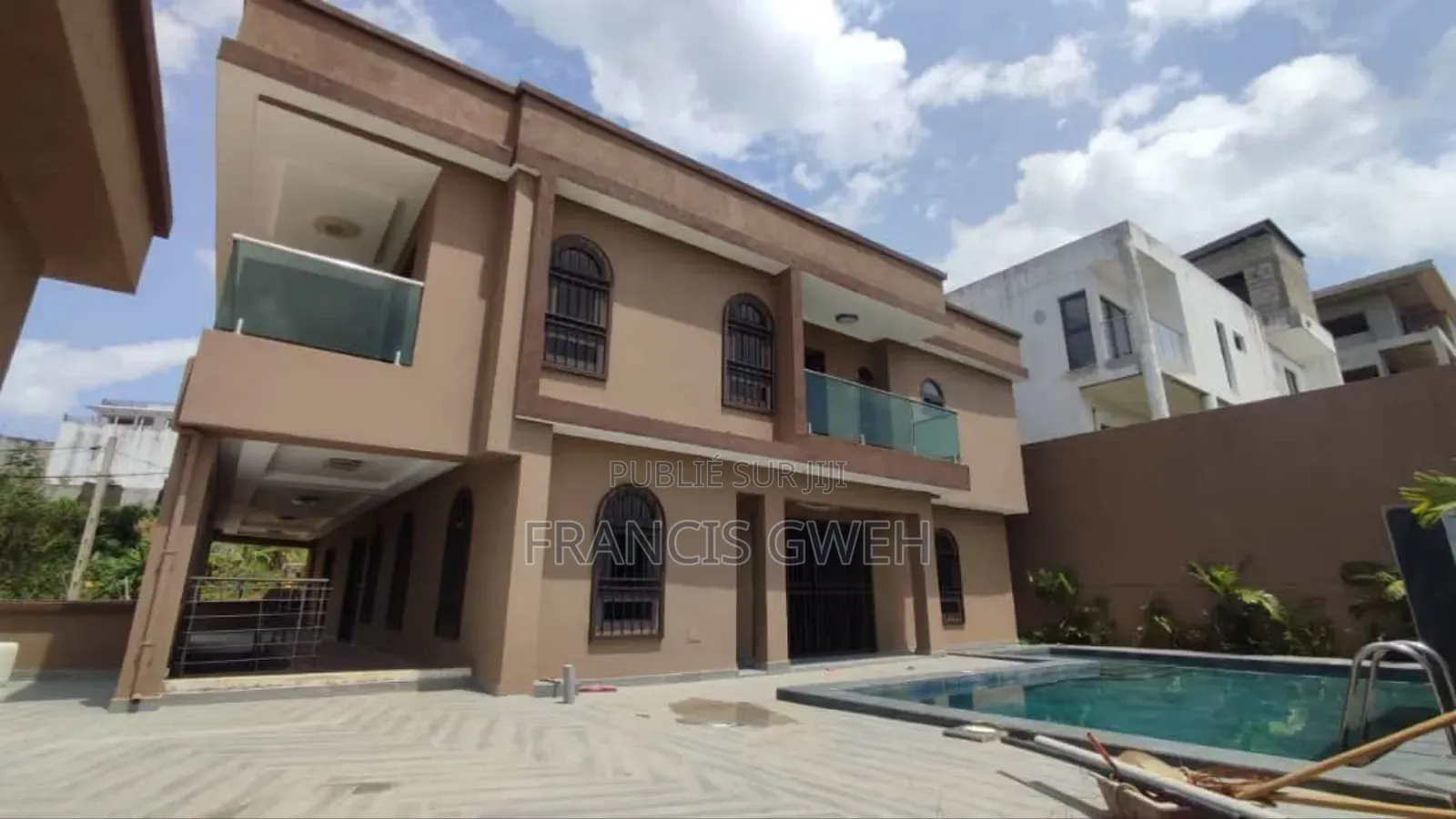 5chbre Duplex dans Francis Gweh, Cocody à Louer