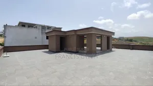 5chbre Duplex dans Francis Gweh, Cocody à Louer