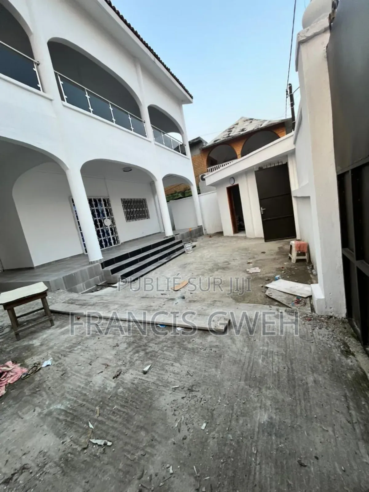 10chbre Duplex dans Francis Gweh, Cocody à Louer