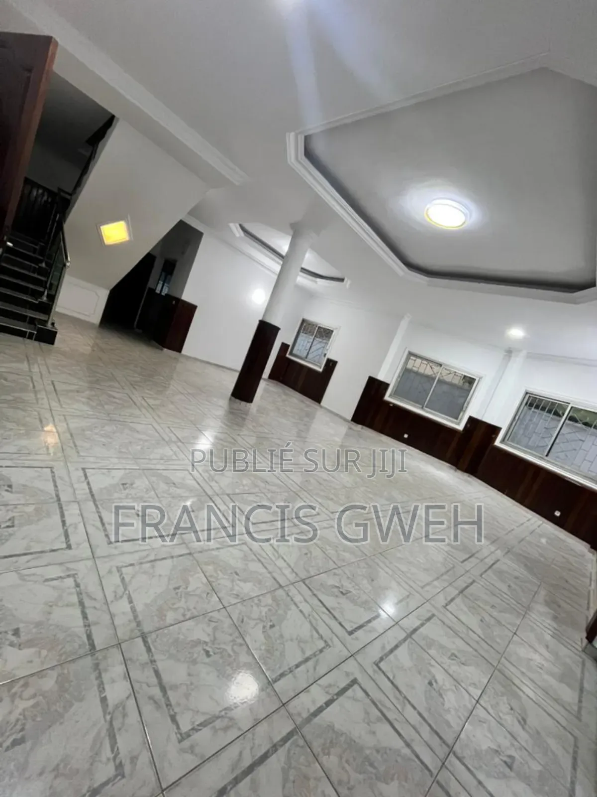 10chbre Duplex dans Francis Gweh, Cocody à Louer