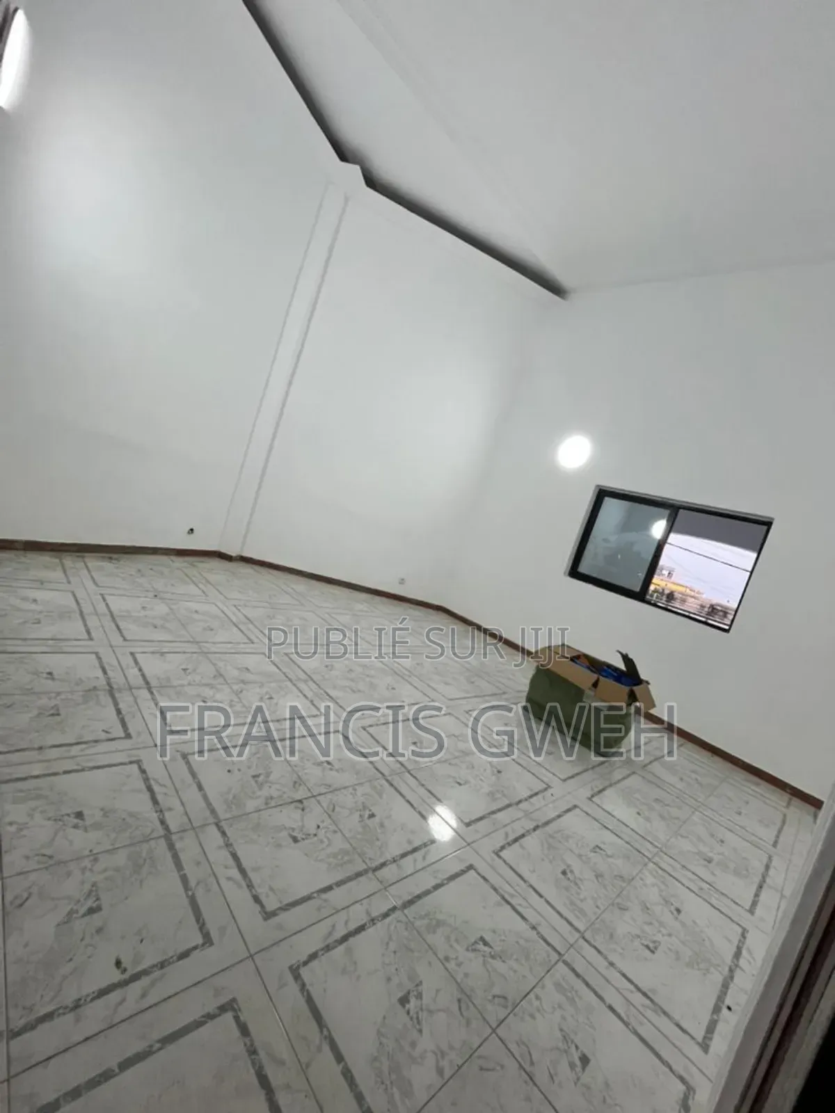 10chbre Duplex dans Francis Gweh, Cocody à Louer