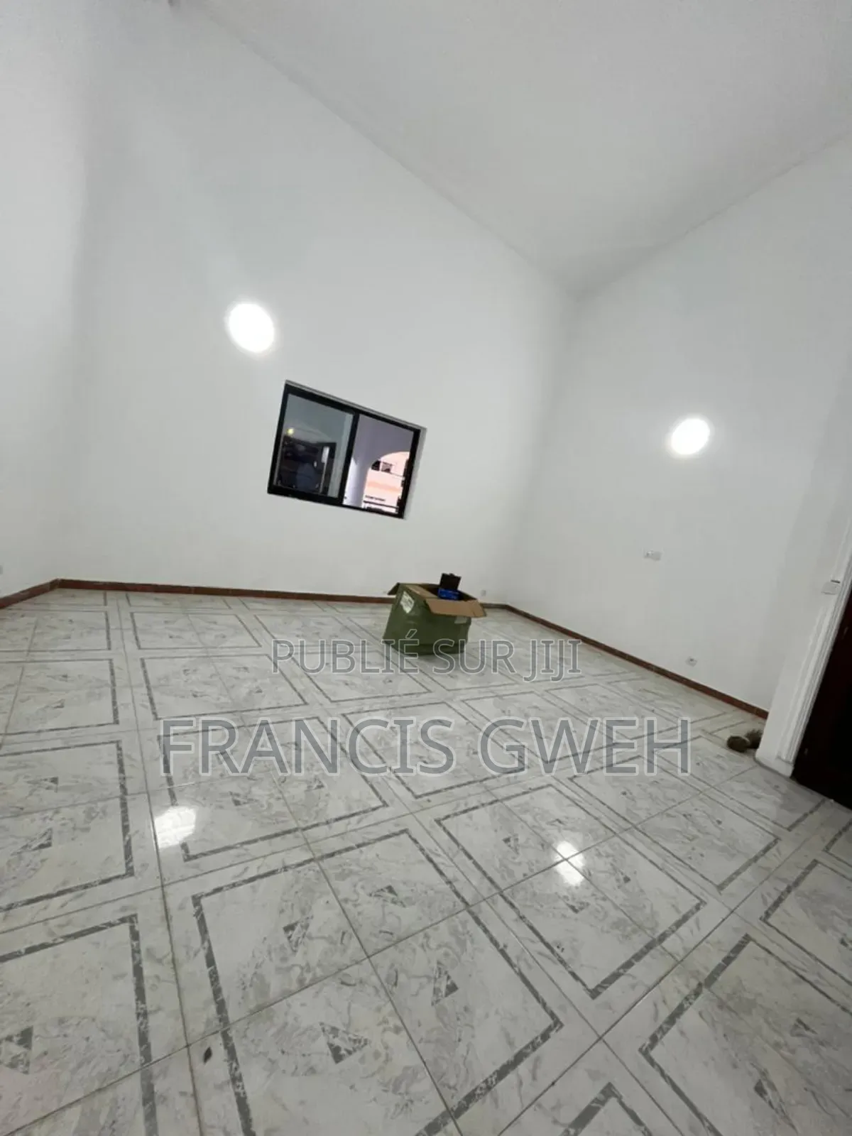 10chbre Duplex dans Francis Gweh, Cocody à Louer