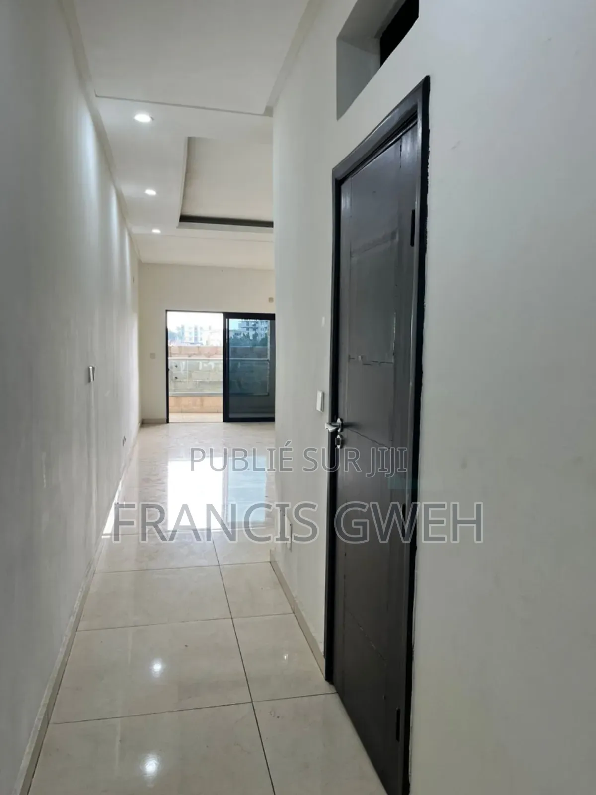 2chbre Appartement dans Francis Gweh, Cocody à Louer