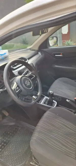 Suzuki Dzire 2024 Blanc