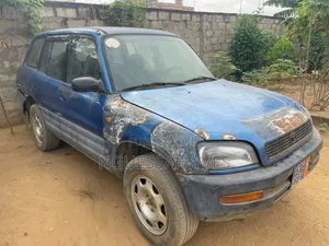 Toyota RAV4 Automatic 2000 Blue