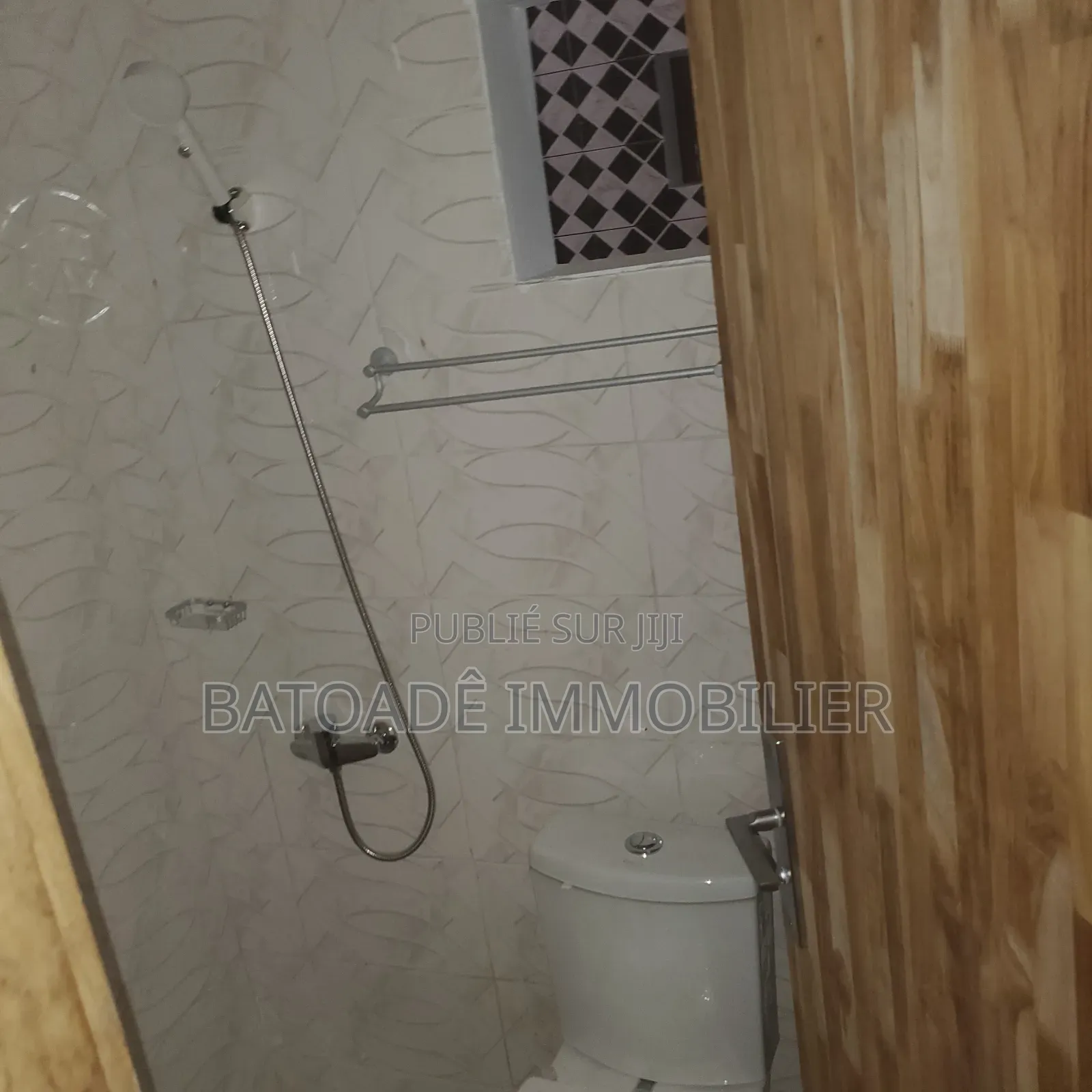 2chbre Appartement dans Batoadê Immobilier, Songon à Louer