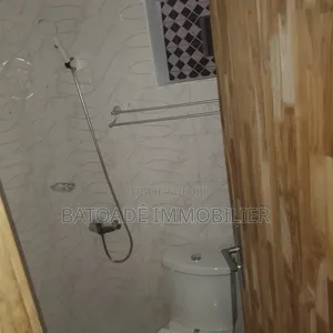 2chbre Appartement dans Batoadê Immobilier, Songon à Louer