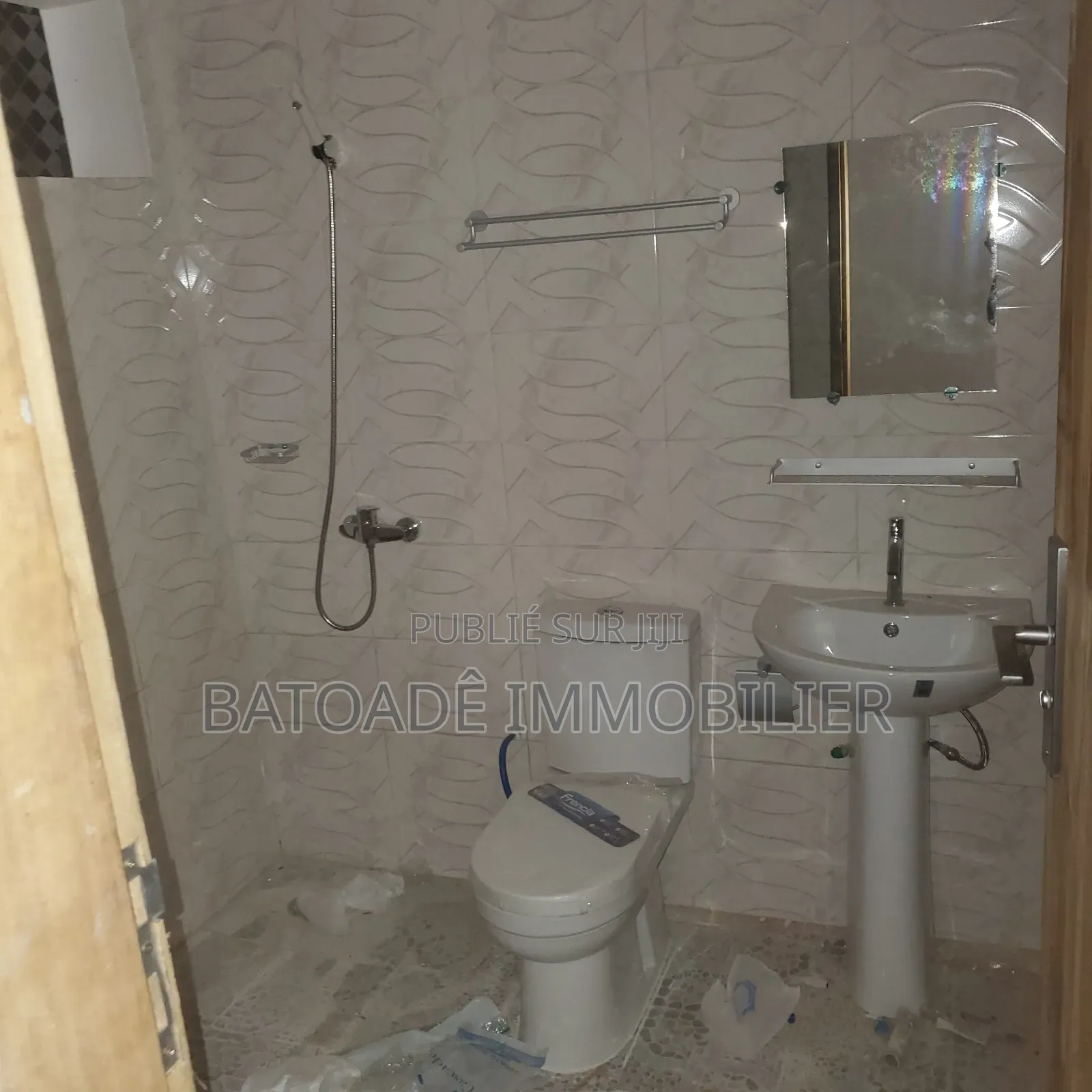 2chbre Appartement dans Batoadê Immobilier, Songon à Louer