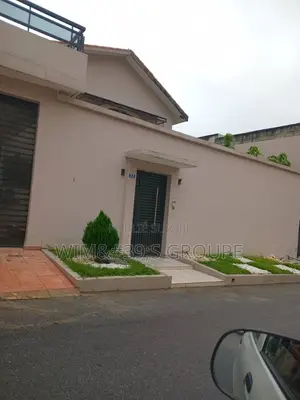 4chbre Duplex dans Cocody à Vendre