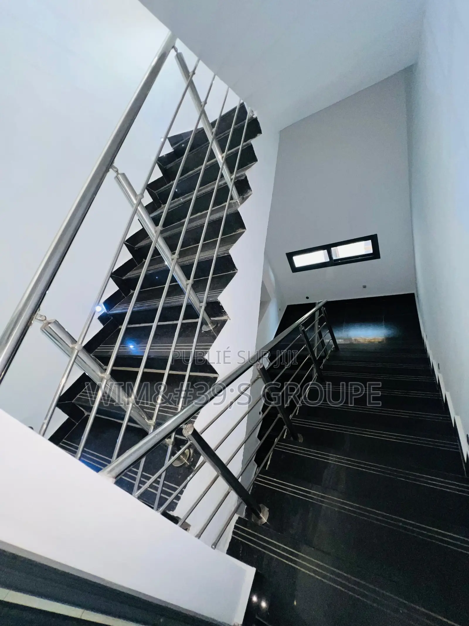 7chbre Duplex dans Cocody à Vendre