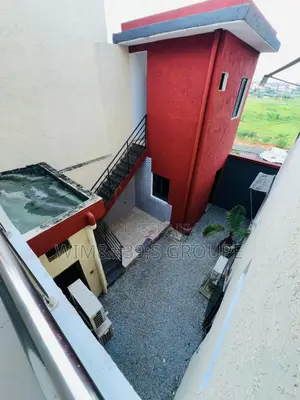 7chbre Duplex dans Cocody à Vendre