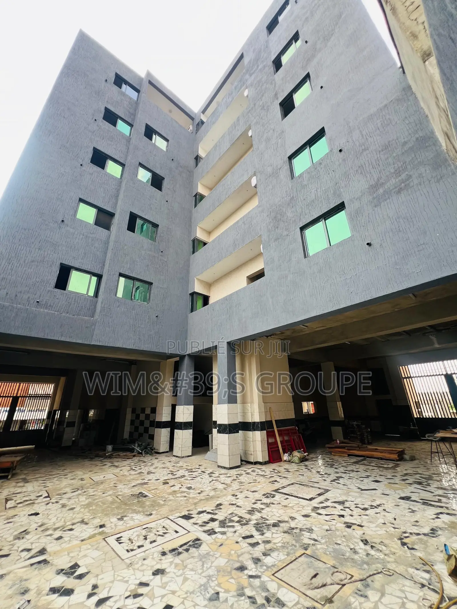 Immeuble a Angré R+4 Nouveaux Chu Angré