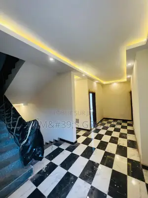 Immeuble a Angré R+4 Nouveaux Chu Angré