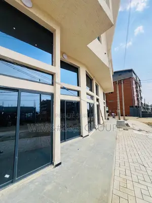 Immeuble a Angré R+4 Nouveaux Chu Angré